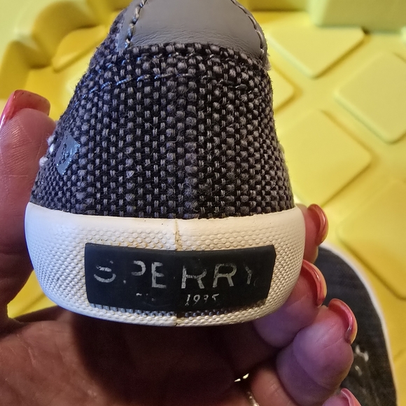 Sperry Black Boat Shoes with Classic Design - Picture 3 of 6